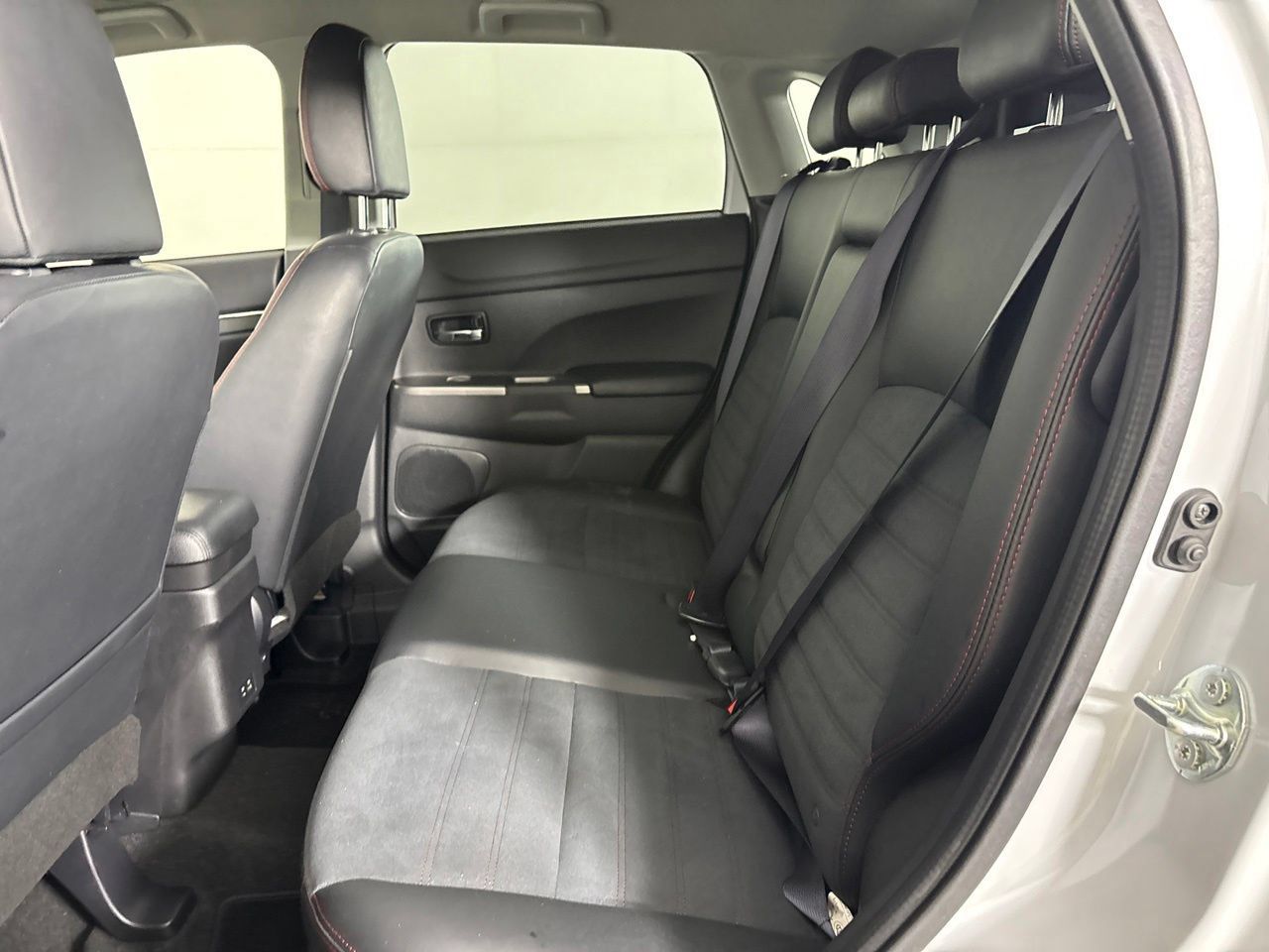 Used 2024 Mitsubishi Outlander Sport SE AWD/4WD image 21