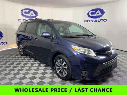 Used 2018 Toyota Sienna XLE Premium AWD/4WD image 1