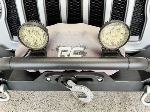 Used 2023 Jeep Gladiator Willys image 22