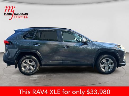Used 2025 Toyota RAV4 XLE FWD image 7
