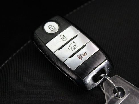 Used 2017 Kia Soul + w/ Audio Package image 28