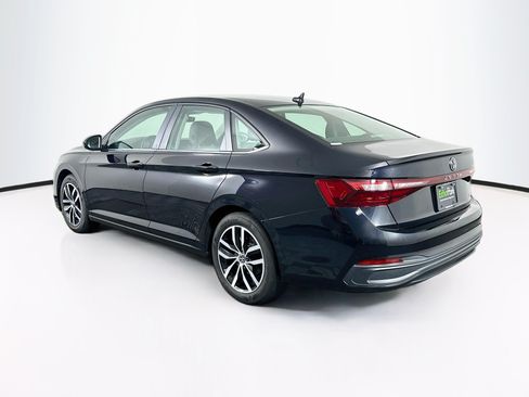 Used 2025 Volkswagen Jetta SE FWD image 4