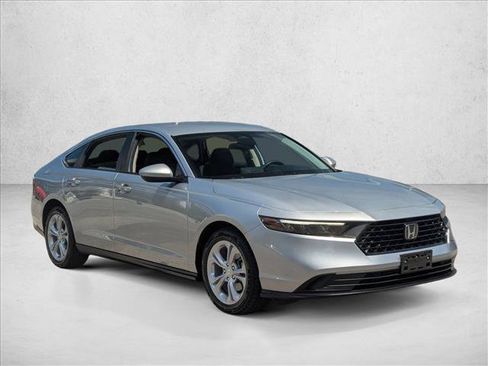 Used 2025 Honda Accord LX image 3