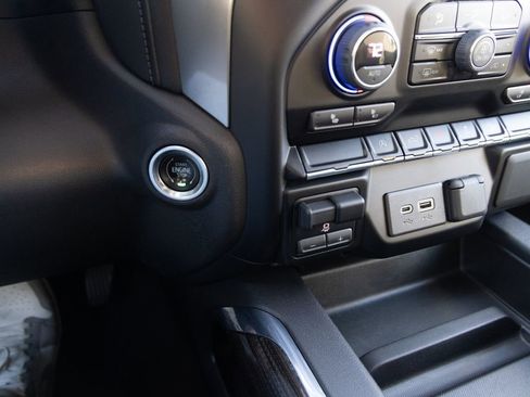 Used 2021 Chevrolet Silverado 1500 RST image 22