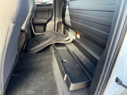 Used 2022 Toyota Tacoma SR image 7