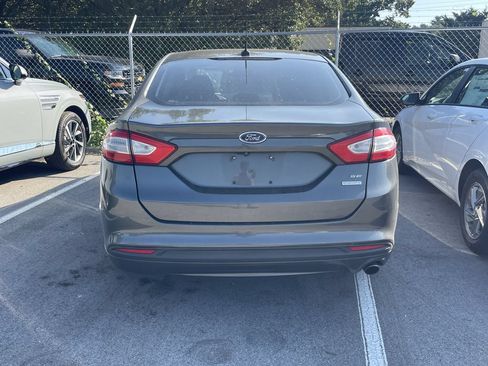 Used 2015 Ford Fusion SE w/ Equipment Group 202A FWD image 4