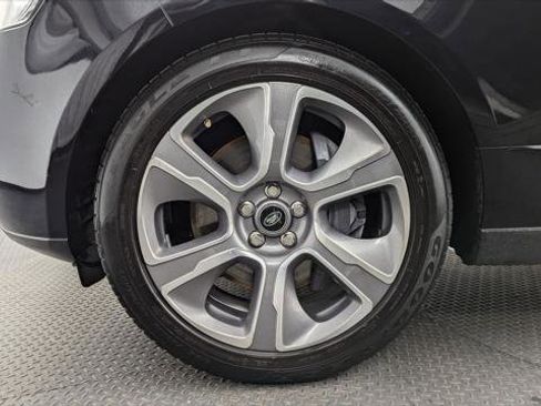 Used 2017 Land Rover Range Rover HSE image 30