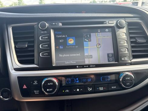 Certified 2016 Toyota Highlander XLE AWD/4WD image 14