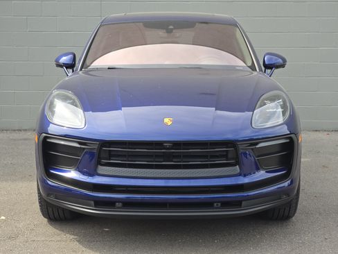 Certified 2022 Porsche Macan AWD/4WD image 13
