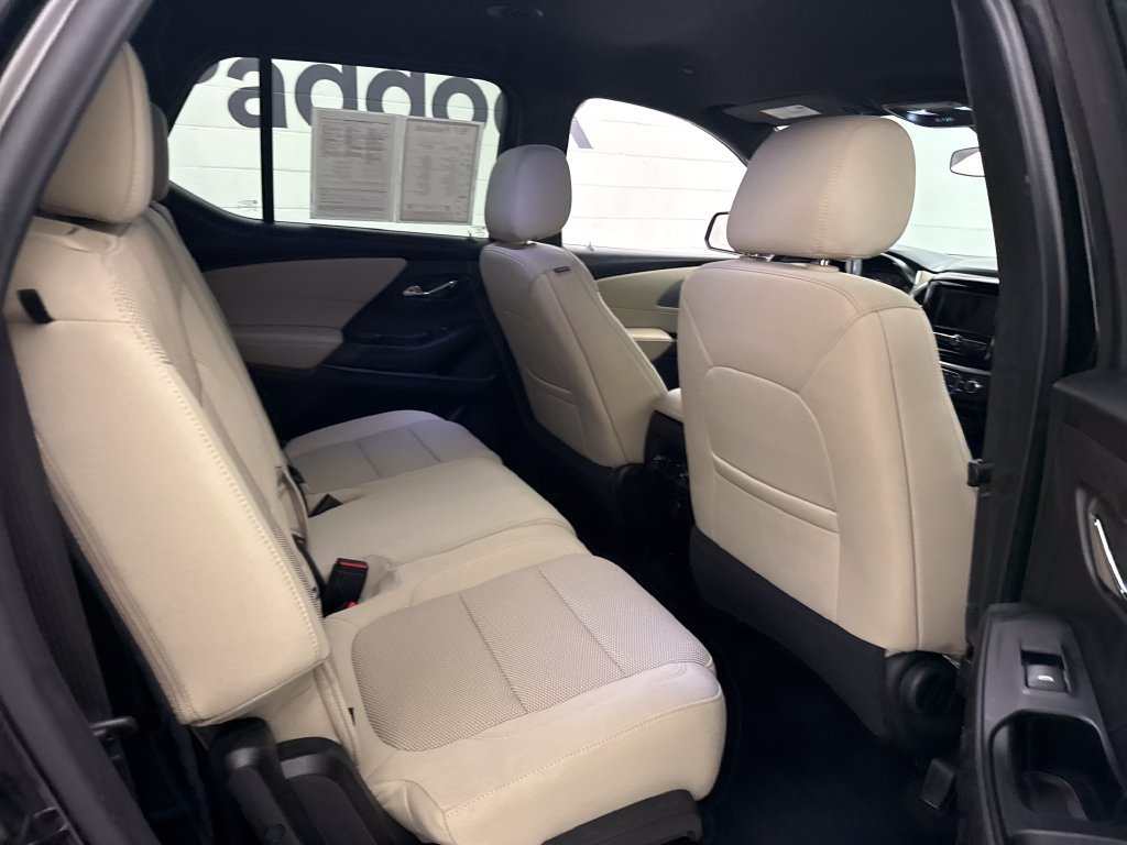 Used 2023 Chevrolet Traverse LS FWD image 24