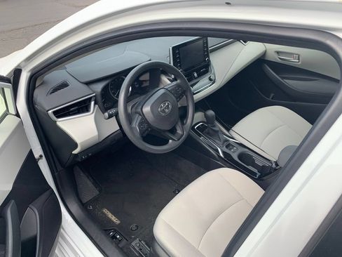 Used 2021 Toyota Corolla LE w/ Carpet Mat Package (TMS) FWD image 10