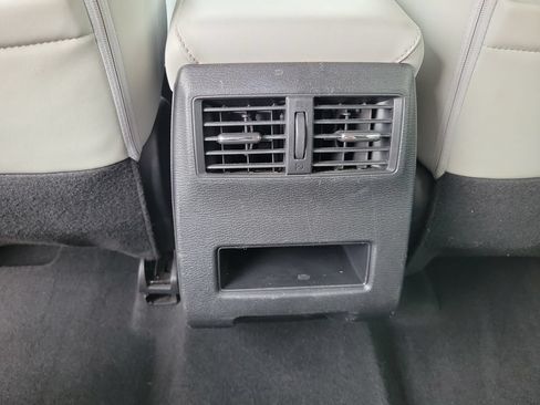 Used 2025 Mitsubishi Outlander SE AWD/4WD image 24
