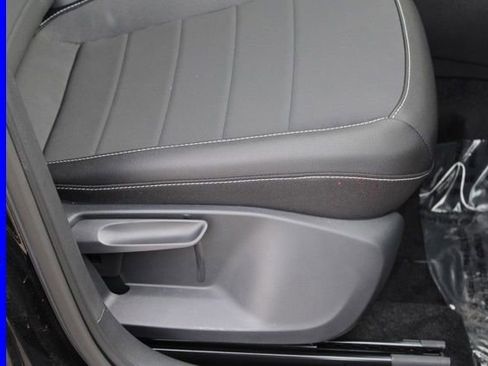 Used 2024 Volkswagen Taos SE image 20