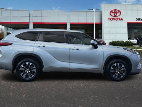 Certified 2020 Toyota Highlander XLE image 3