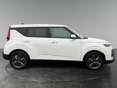 Used 2021 Kia Soul EX FWD image 10