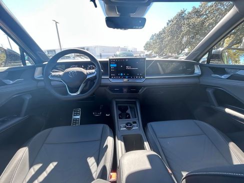 New 2026 Volkswagen Tiguan SE R-Line image 11