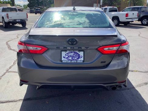 Used 2020 Toyota Camry SE w/ Carpet Mat Package FWD image 13