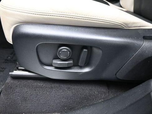 Used 2020 Land Rover Range Rover Sport HST image 9