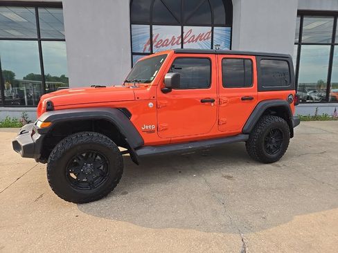 Used 2018 Jeep Wrangler Unlimited Sport S AWD/4WD image 4
