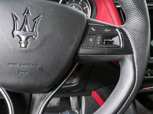 Certified 2023 Maserati Levante GT AWD/4WD image 11