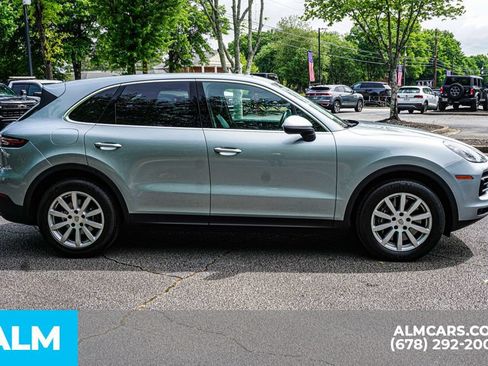 Used 2023 Porsche Cayenne AWD/4WD image 8