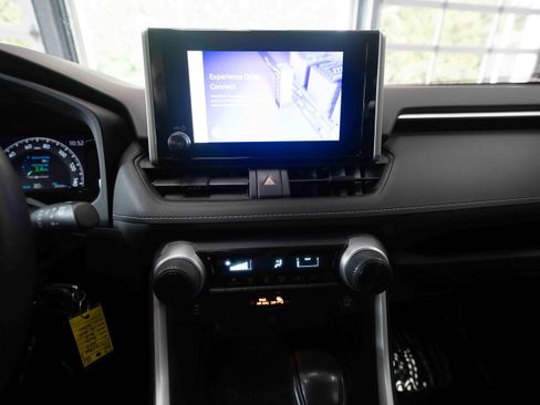 Used 2024 Toyota RAV4 LE AWD/4WD image 17