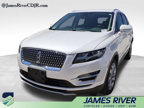 Used 2019 Lincoln MKC Select w/ Select Plus Package FWD image 2