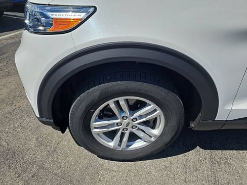 Used 2023 Ford Explorer XLT w/ Class IV Trailer Tow Package AWD/4WD image 10
