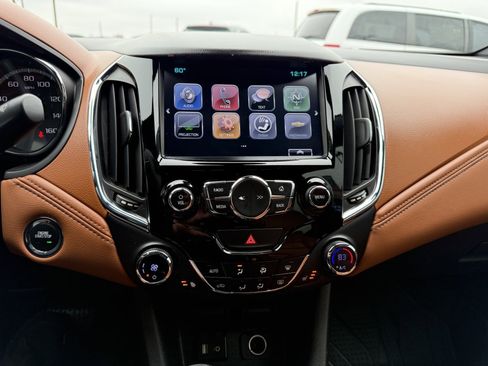 Used 2017 Chevrolet Cruze Premier image 24