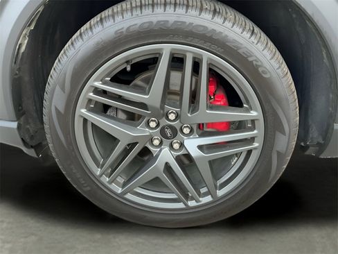 Certified 2025 Ford Explorer ST-Line w/ ST-Line Street Pack image 16