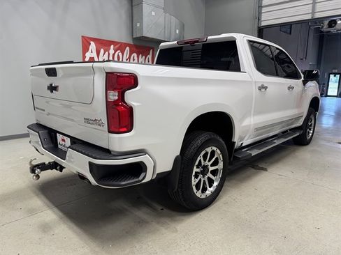 Used 2025 Chevrolet Silverado 1500 High Country w/ Technology Package AWD/4WD image 7