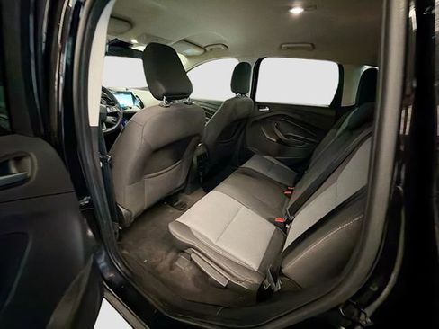 Used 2019 Ford Escape SE image 24