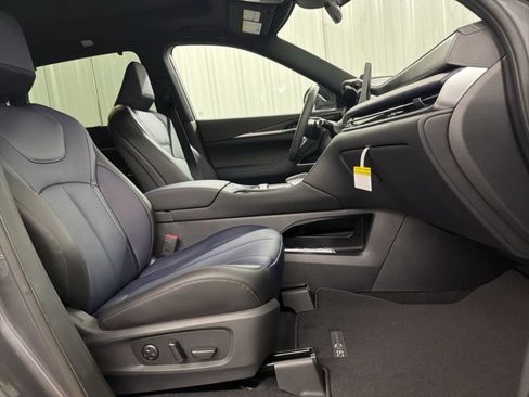 Certified 2026 INFINITI QX60 Sport w/ Dark Cargo Package AWD/4WD image 27