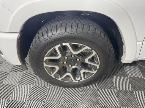 Certified 2025 RAM 1500 Laramie w/ Sport Appearance Package AWD/4WD image 7