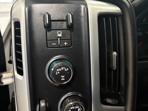 Used 2017 GMC Sierra 1500 SLE w/ SLE Value Package AWD/4WD image 17