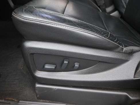 Used 2018 Chevrolet Silverado 1500 LTZ image 11