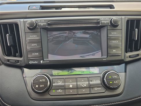 Used 2015 Toyota RAV4 XLE FWD image 20