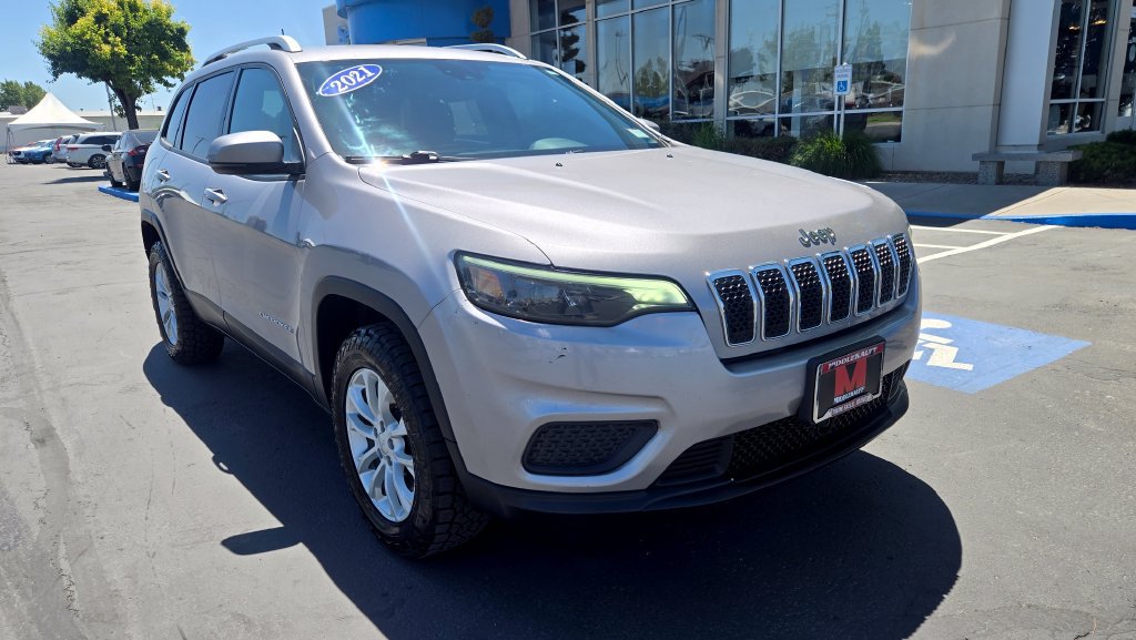 Used 2021 Jeep Cherokee Latitude AWD/4WD image 1