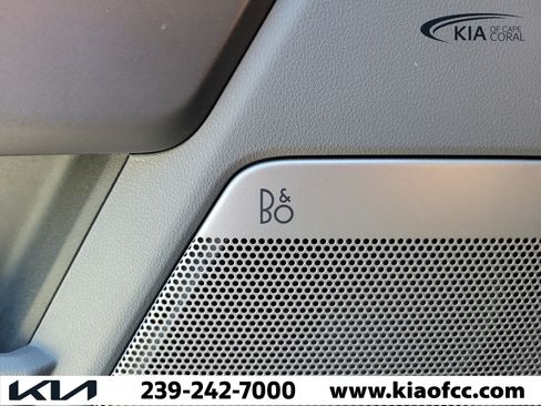 Used 2025 Ford F150 Lightning Flash AWD/4WD image 24