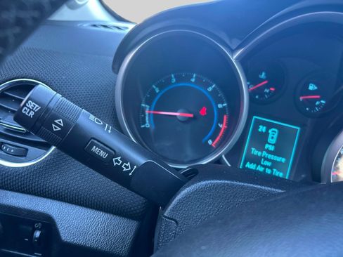 Used 2013 Chevrolet Cruze LT image 23