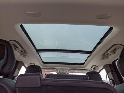 Certified 2024 Volvo XC90 T8 Plus w/ Protection Package Premier image 13