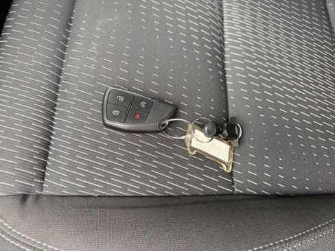 Used 2025 Chevrolet Equinox LT image 22