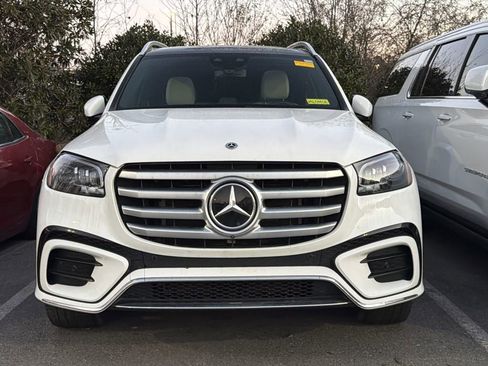 Used 2024 Mercedes-Benz GLS 450 4MATIC image 4