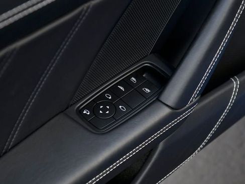 Used 2022 Porsche 911 Turbo S image 39