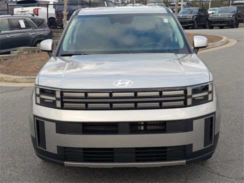 Used 2025 Hyundai Santa Fe SE image 2