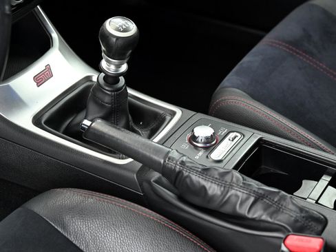 Used 2011 Subaru Impreza WRX STI image 30