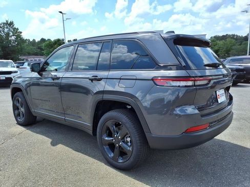 New 2025 Jeep Grand Cherokee Limited w/ Black Appearance Package image 6