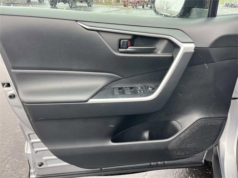 Used 2020 Toyota RAV4 LE image 26