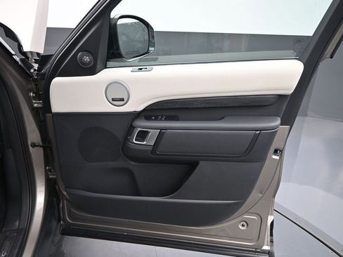 Used 2022 Land Rover Discovery S R-Dynamic AWD/4WD image 4