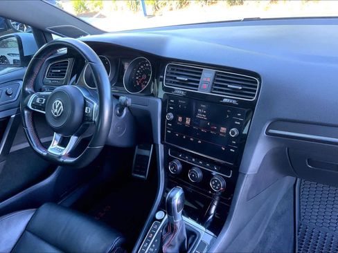 Used 2019 Volkswagen GTI SE w/ SE Experience Package image 31